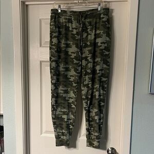 Women's Camouflage Jogger Pants